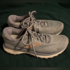 Brooks 1202961B073 Women's Adrenaline GTS 20 Running Shoes,Grey/Pale Peach,size8